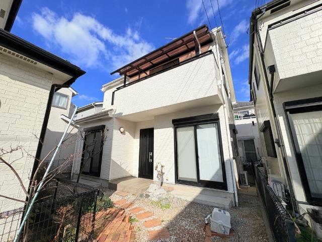 【各居室6帖以上の家】各部屋にゆとりと独立感を持たせた間取りです。