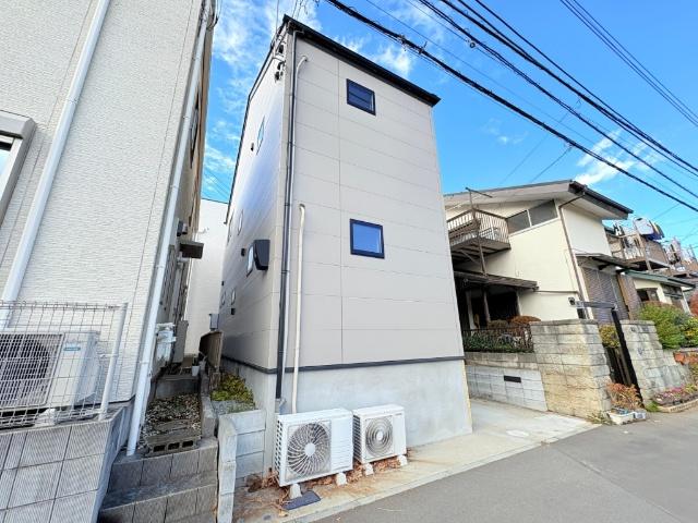 【「八柱」駅徒歩8分の好立地】忙しい朝、遅い帰宅時にも安心の駅近物件です。車を使わなくてもお買い物に不便しませんね♪