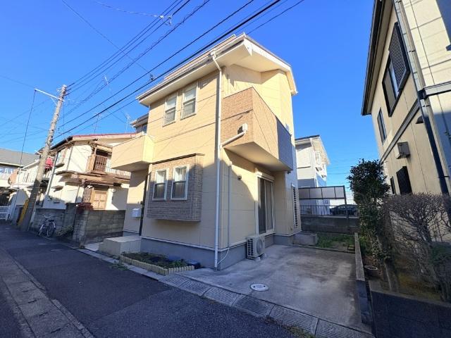 【屋上付き2LDK】豊富な収納スペースと屋上のある開放的な間取りです。