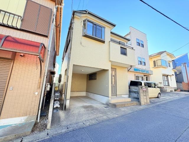 【「北小金」駅徒歩14分で遅い帰宅時も便利】忙しい朝、遅い帰宅時にも嬉しい距離感です。駅前が栄えているため、お休みの日もお買い物に不便しませんね♪