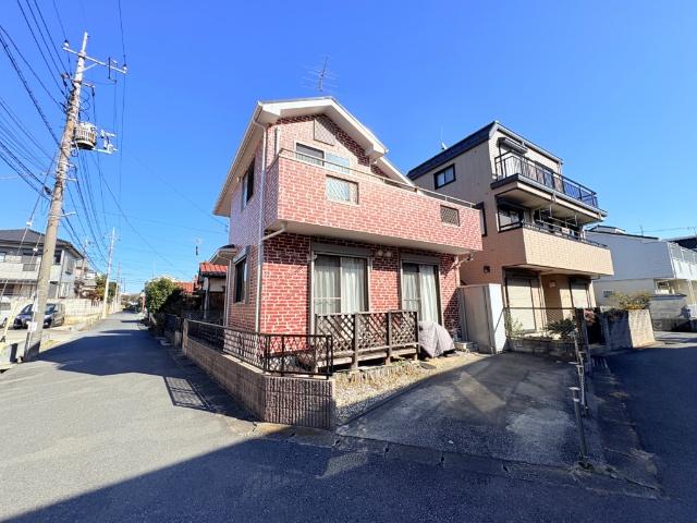 【南西角地の家】角地の為、陽射しに包まれた明るい立地で開放感が溢れます。