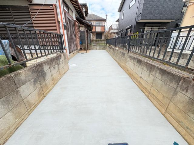 【駐車場】余裕のあるスペースは来客時にも重宝しますね。