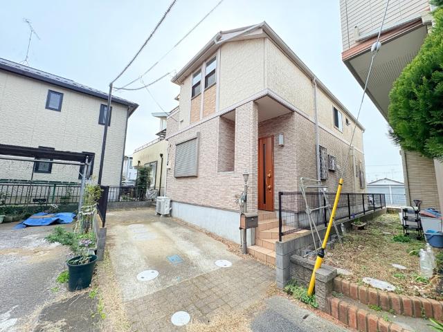 【広々リビングの開放感溢れる戸建】各居室も大きくゆとりがあります。間仕切りで2LDK〜4LDKまで対応可能です。