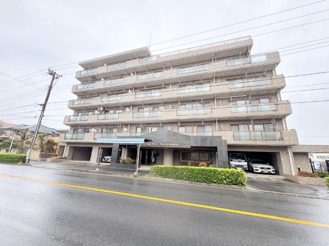 【ペット飼育可能のファミリータイプのマンション】徒歩圏内にスーパーやコンビニが揃っています♪