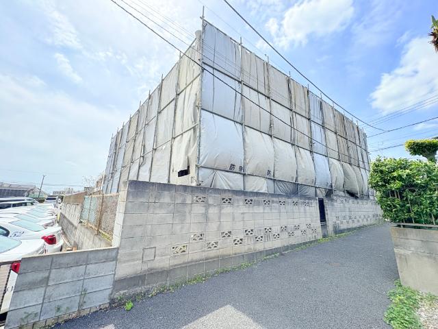 【「松戸新田」駅徒歩4分の好立地】忙しい朝、遅い帰宅時にも安心の駅近物件です。サミットストアなども徒歩圏で、車を使わなくてもお買い物に不便しませんね♪