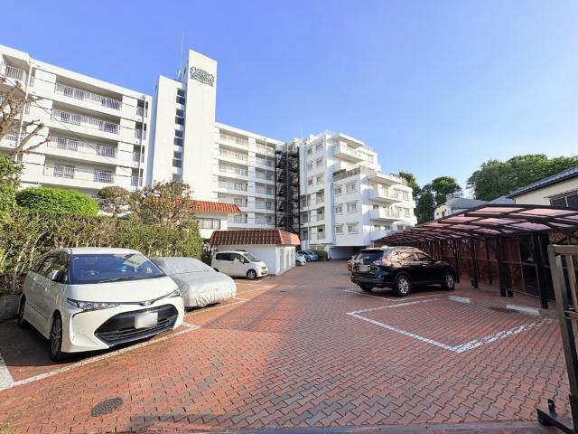 【きっちり整備された駐車場】敷地内駐車場あります。最新の空き状況はお問合せください。