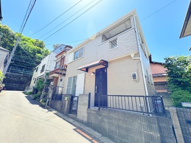 【新規リフォーム物件】キッチン・洗面化粧台交換、クロス貼替、クッションフロア貼替、外壁塗装等々。