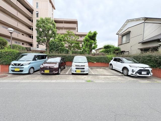 【駐車場】敷地内駐車場あります。最新の空き状況はお問合せください。