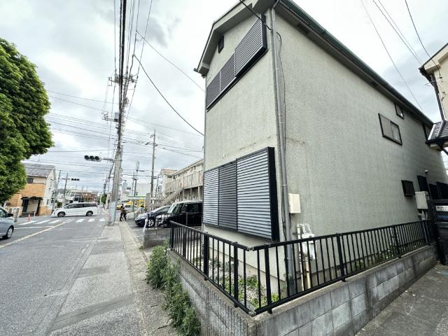 【江戸川台駅徒歩10分で遅い帰宅も安心】忙しい朝、遅い帰宅時にも嬉しい駅近物件です。