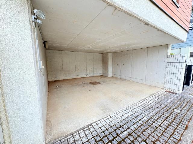 松戸市五香西3丁目中古戸建 駐車場