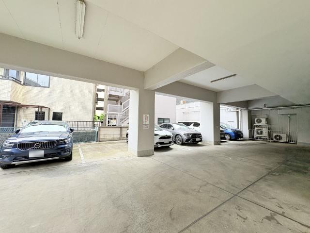 中銀松戸マンシオン 駐車場