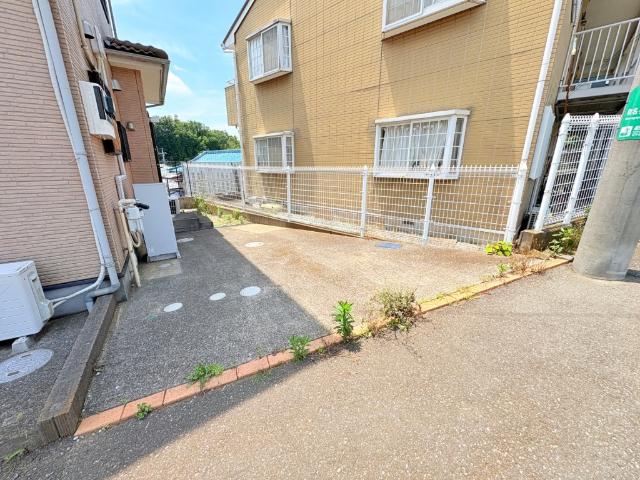 松戸市和名ケ谷中古戸建 駐車場