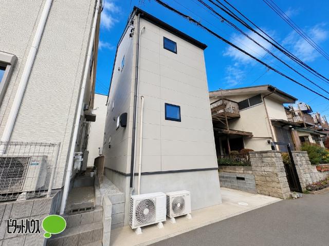 【「八柱」駅徒歩8分の好立地】忙しい朝、遅い帰宅時にも安心の駅近物件です。車を使わなくてもお買い物に不便しませんね♪