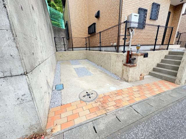 松戸市秋山中古戸建 駐車場