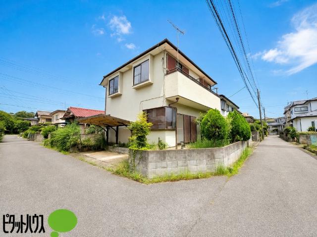 【ゆったり角地の区画】角地の為、陽射しに包まれた明るい立地で開放感が溢れます。設計・間取りの自由度が高く理想の住まいを建築可能です。