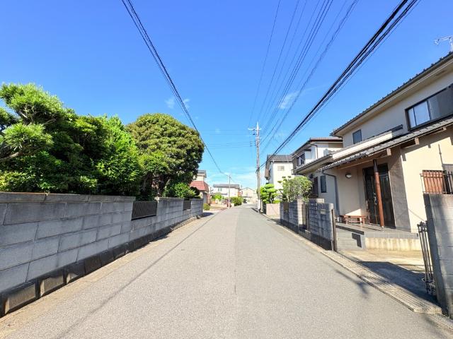 松戸市中金杉1丁目中古戸建 前面道路含む現地写真