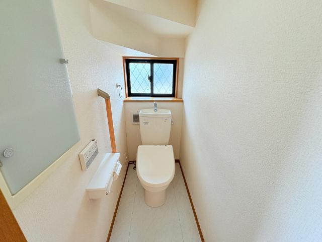 松戸市和名ケ谷中古戸建 トイレ