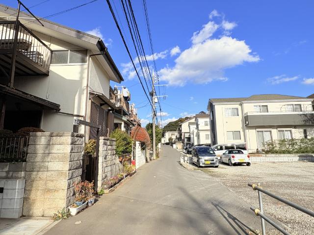 松戸市千駄堀中古戸建 前面道路含む現地写真