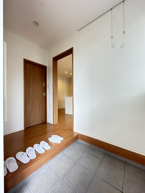 流山市市野谷中古戸建 玄関