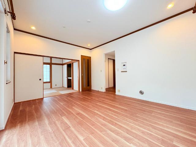 松戸市秋山中古戸建 リビング