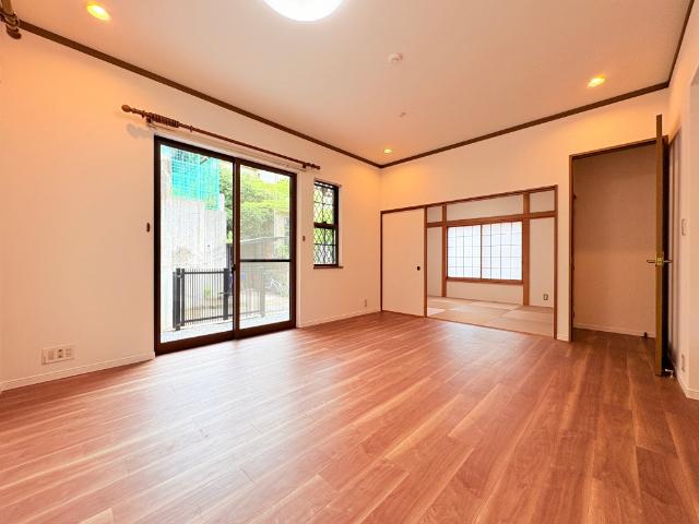 松戸市秋山中古戸建 リビング