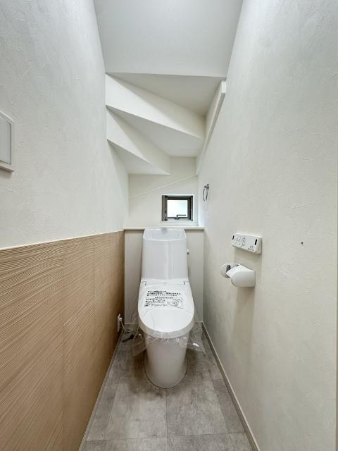 松戸市六実3丁目中古戸建 トイレ