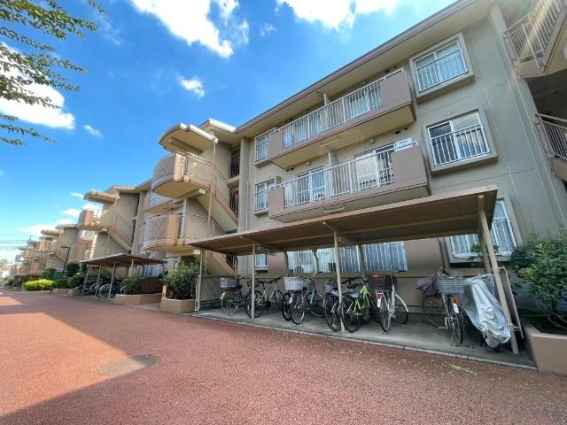 【「初石」駅徒歩9分の好立地】79㎡の広々