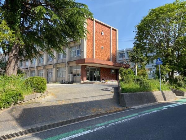 倉吉市立西中学校：1109m