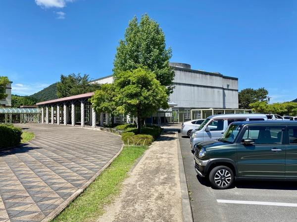 倉吉市立図書館：1026m
