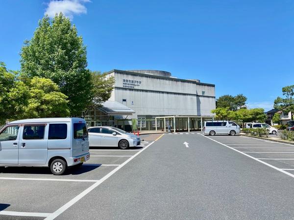 倉吉市立図書館：1456m