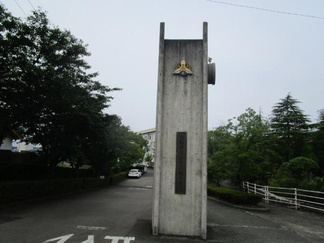 鳥取県立倉吉西高校：671m