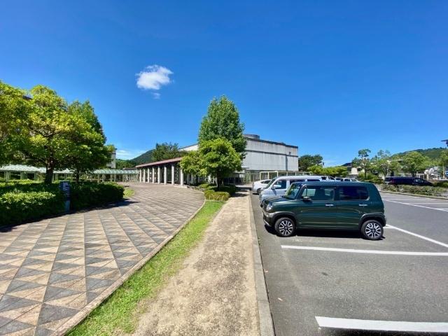 倉吉市立図書館：720m