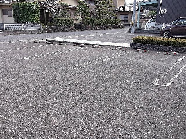 カサグランデＢ（104） 駐車場
