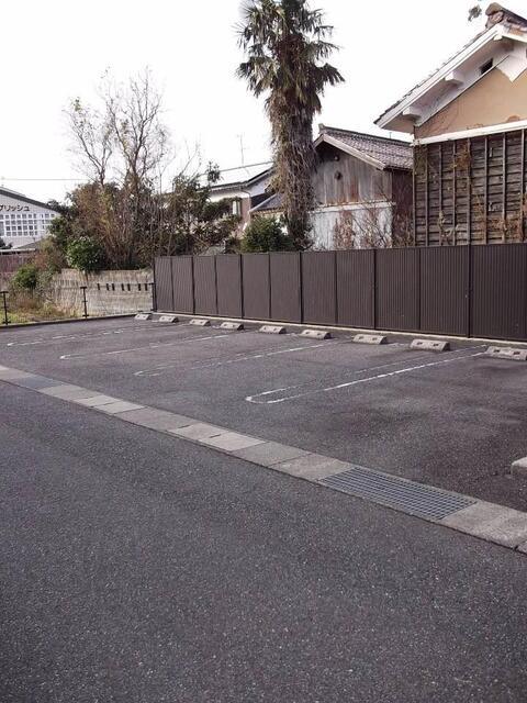 メフィストＢ（101） 駐車場
