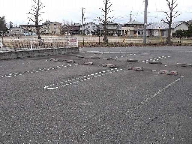 アンジュ・ドゥ・ボヌールＢ（202） 駐車場