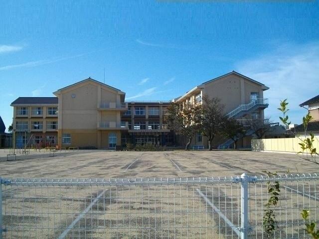 倉吉市立小鴨小学校：240m