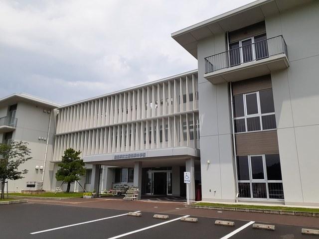 湯梨浜町立湯梨浜中学校：2400m