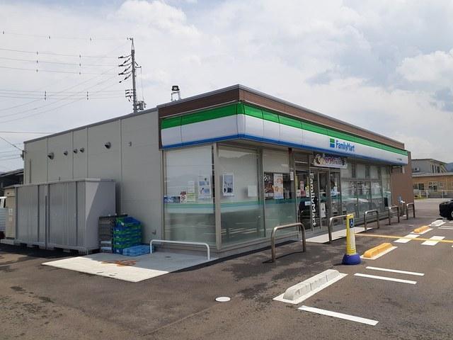 ファミリーマート湯梨浜店：1800m