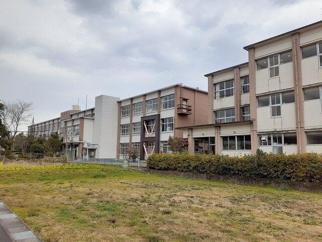倉吉市立社小学校：1900m