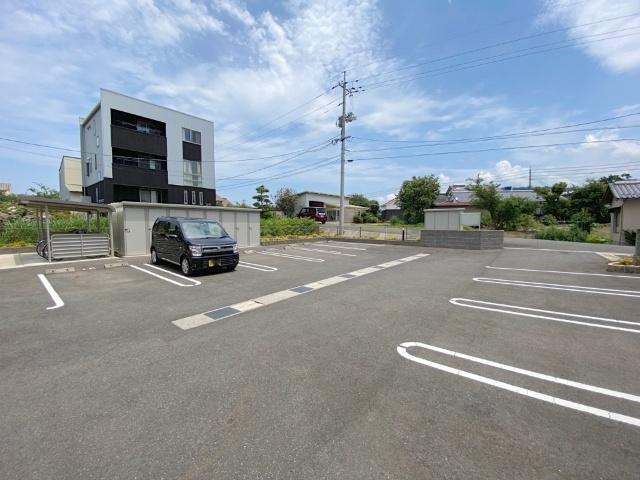 フォルトーナＣ（201） 駐車場