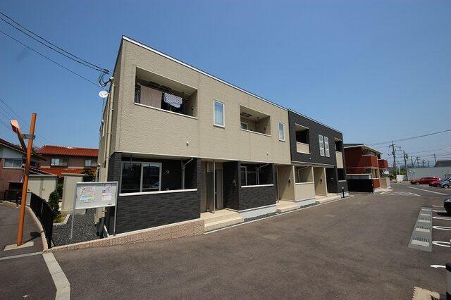 下北条駅よりバス3分 築12年1ヶ月 2階建の賃貸物件