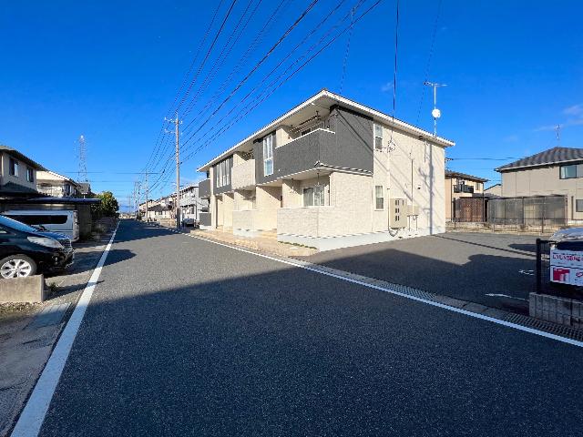 倉吉駅よりバス11分 築14年11ヶ月 2階建の賃貸物件