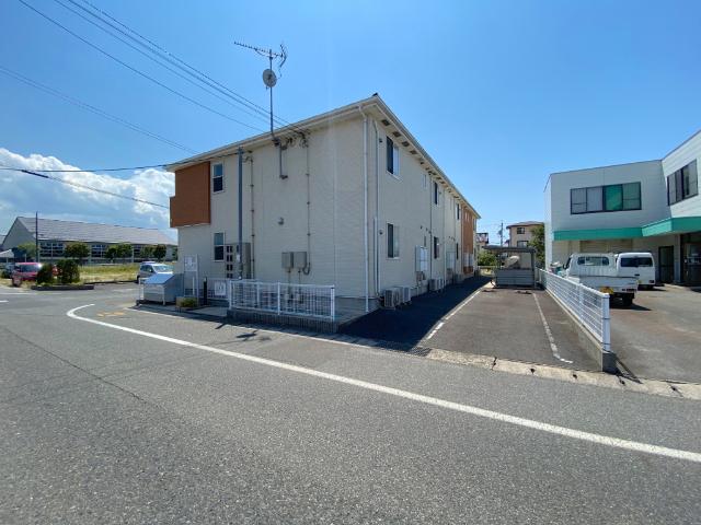 サフラン（202） 駐車場
