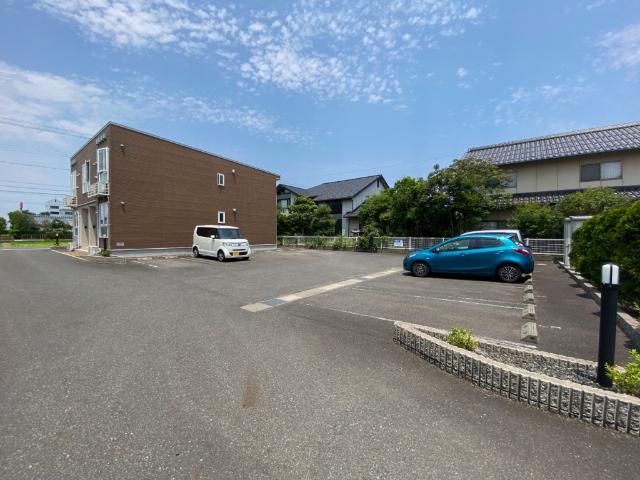 ウルルⅠ（103） 駐車場