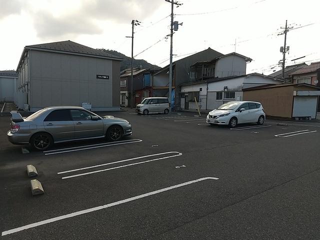 アゼリア福吉Ⅱ（106） 駐車場