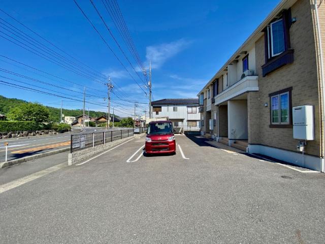 トライブＡ（103） 駐車場