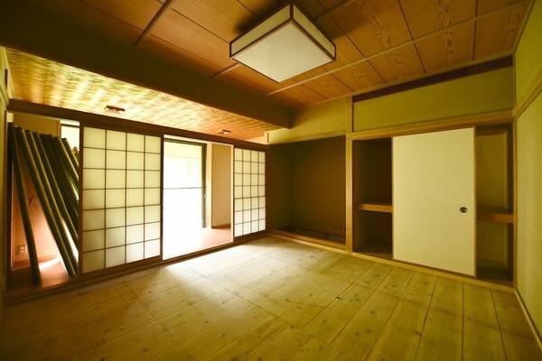 detached 大字三朝