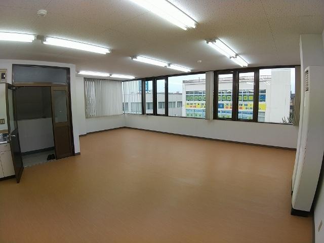 ヒグチビル 室内