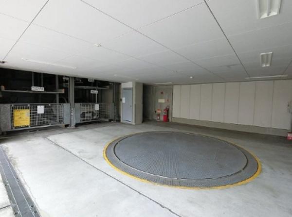 レジディア新横浜（902） 駐車場