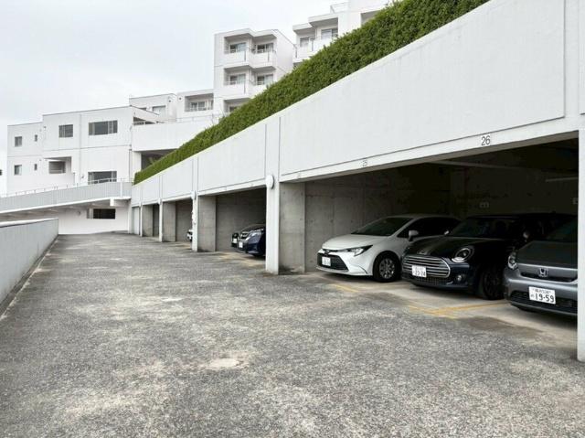 ヒルトップ菊名 駐車場